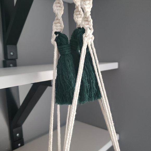 Handmade Macrame Plant hanger - Picture 4 of 5
